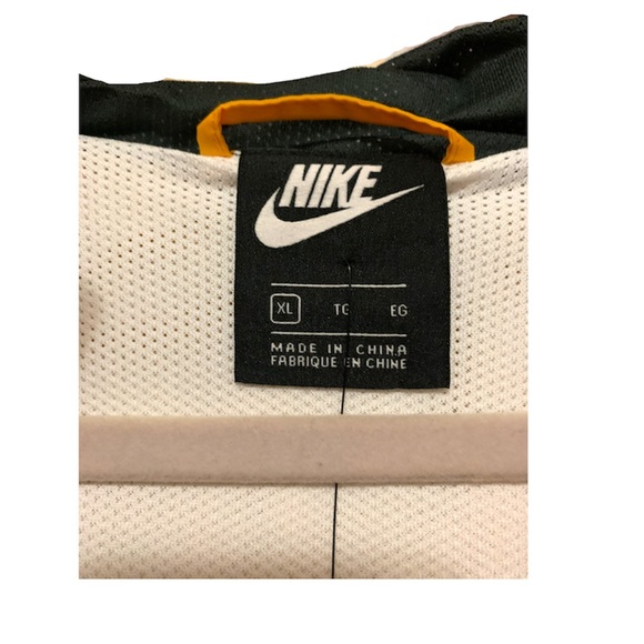 ⭐️HP⭐️ Nike jacket - Picture 8 of 9